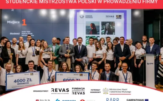 plakat Akademickie Mistrzostwa Menedżerskie Revas