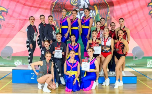 klasyfikacja_teamow_1_miejsce_pl_fot._piotr_walendziak