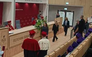 wręczenie dyplomów na Uroczystym Senacie
